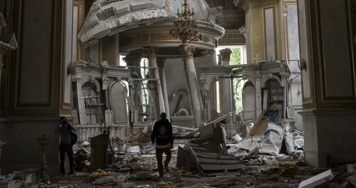 Ataque de Rusia contra Odesa daña 25 monumentos arquitectónicos