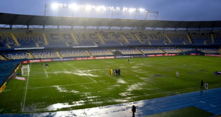 Audax Italiano y Ñublense aun no pueden jugar por Copa Sudamericana.