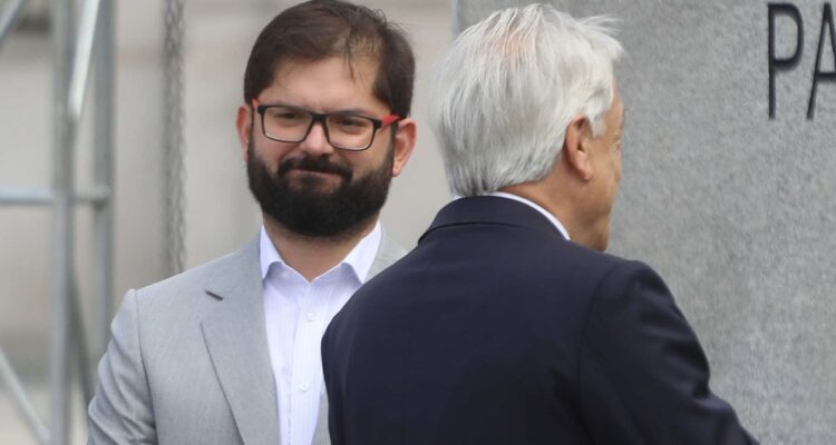 Presidente Gabriel Boric responde a Sebastián Piñera: “No estamos preocupados de polémicas absurdas”