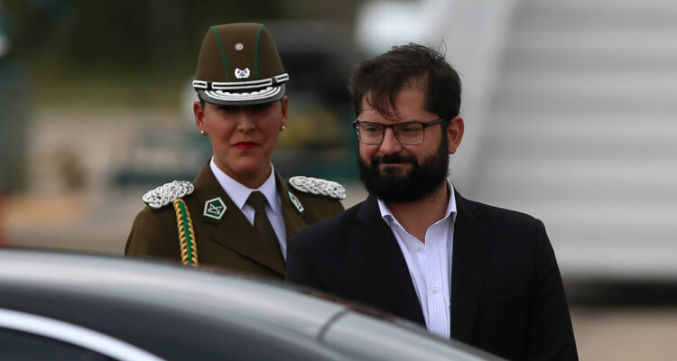 Presidente Boric viaja a España para iniciar su primera gira europea: incluye Bélgica, Suiza y Francia