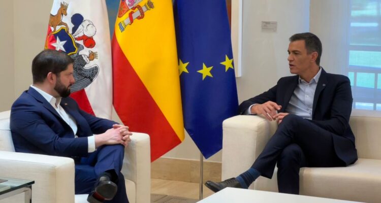Presidente Boric se reunió con Pedro Sánchez en España: firmaron 3 acuerdos y una declaración conjunta