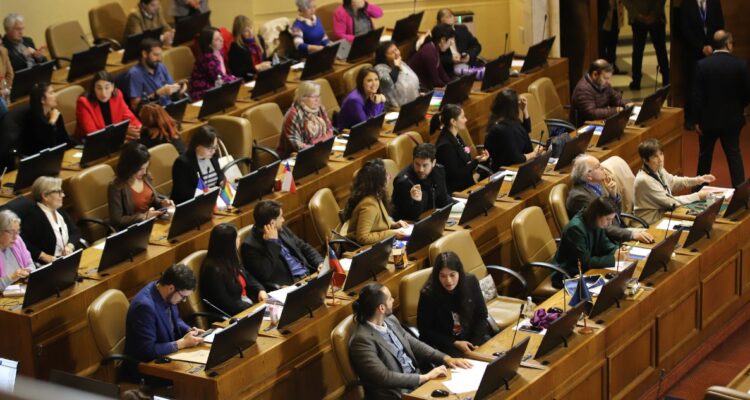 Reforma al reglamento de la Cámara de Diputados propone descuento del 50% de la dieta ante agresiones