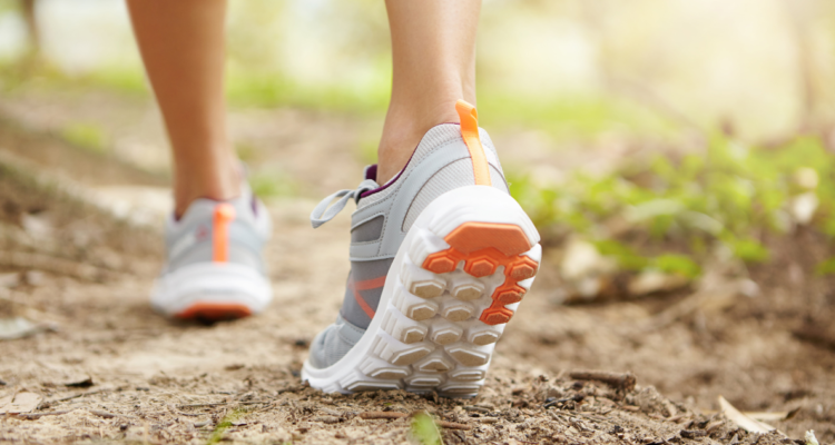 10 mil pasos diarios ¿Cuál es la cifra que realmente debemos caminar?