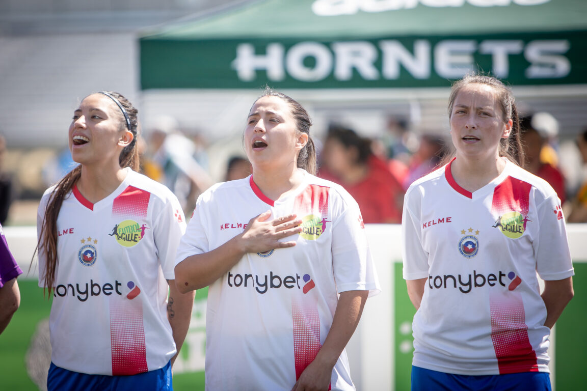 Chile avanza a paso firme en Mundial de fútbol calle