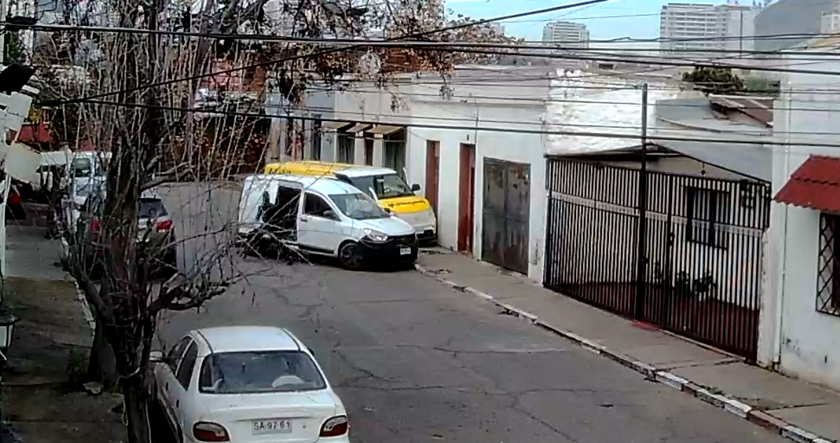 Encerrona para robar encomiendas de Chilexpress deja un detenido en Recoleta