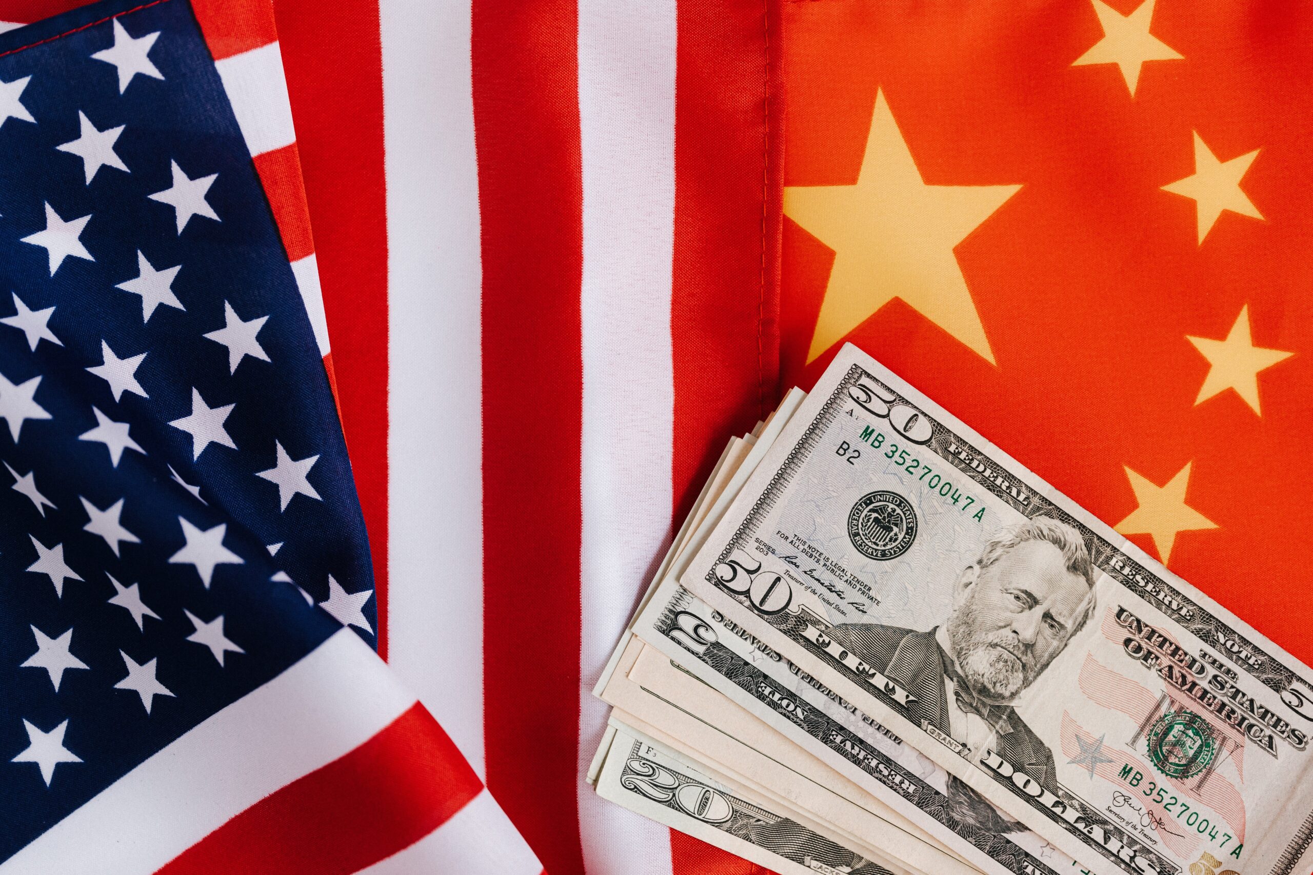 Bandera de Estados Unidos y China