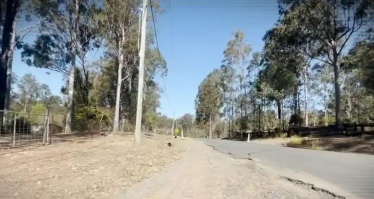 Chofer abandona a niños en carretera en Australia