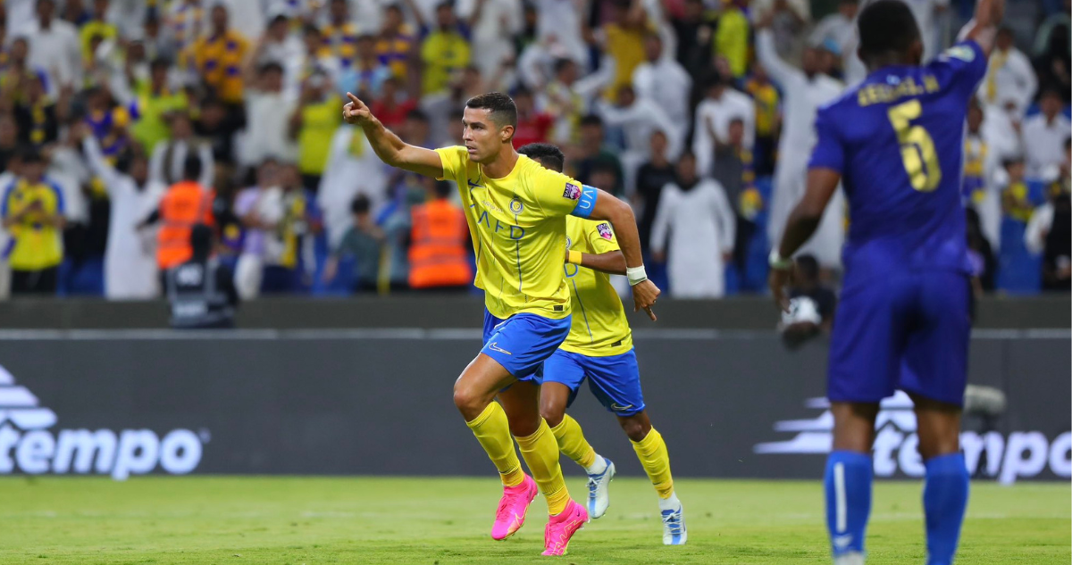 Cristiano Ronaldo celebra su primer gol en la Champions League de Arabia Saudita.