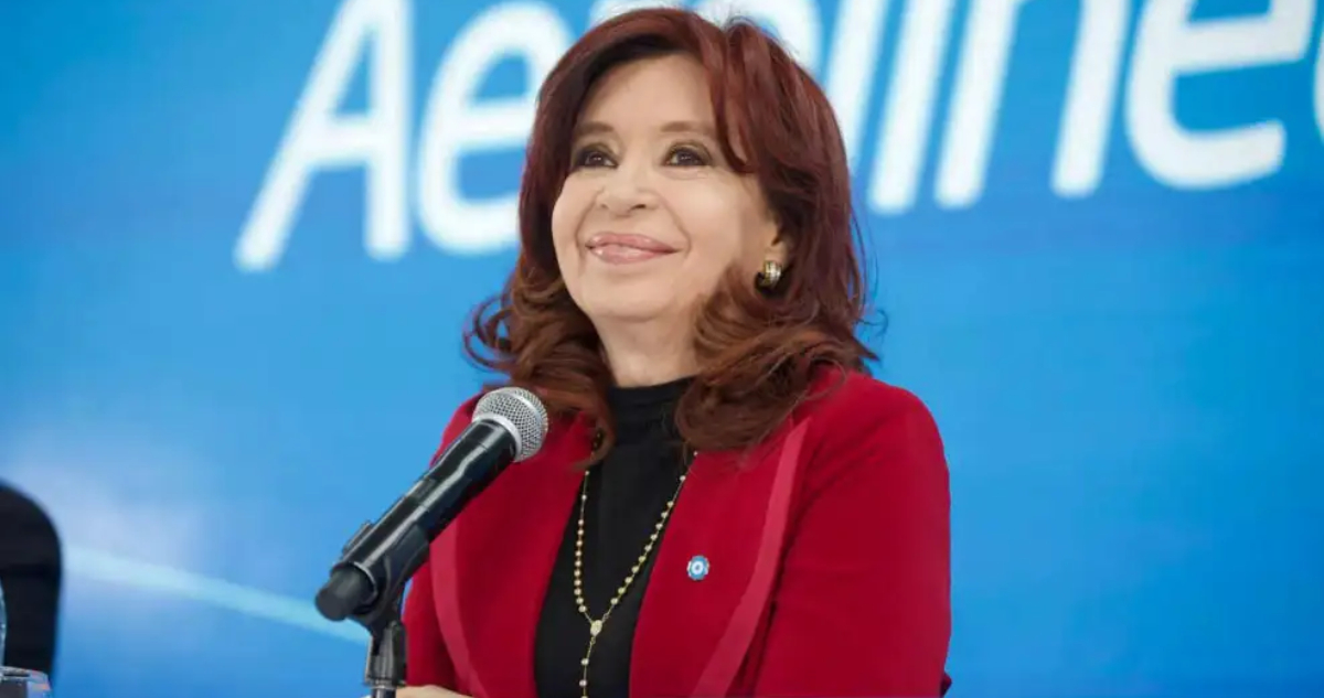 Cristina Fernández: “Messi y su esposa van a comer salmón chileno transportado por Argentina a Miami”