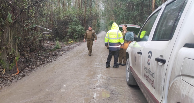 Encuentran cuerpo decapitado camino a Chome en Hualpén: estaba tapado con restos de madera