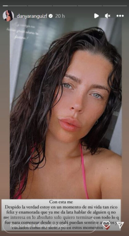 Daniela Aránguiz posando para su selfie.