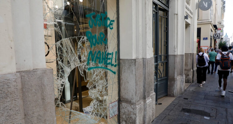 Gobierno asegura que es demasiado pronto dar cifras de daños provocados por disturbios en Francia