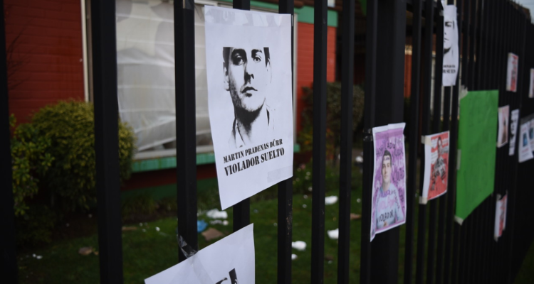 Defensa de Martín Pradenas busca rebajar condena agrupando todos los delitos sexuales que cometió