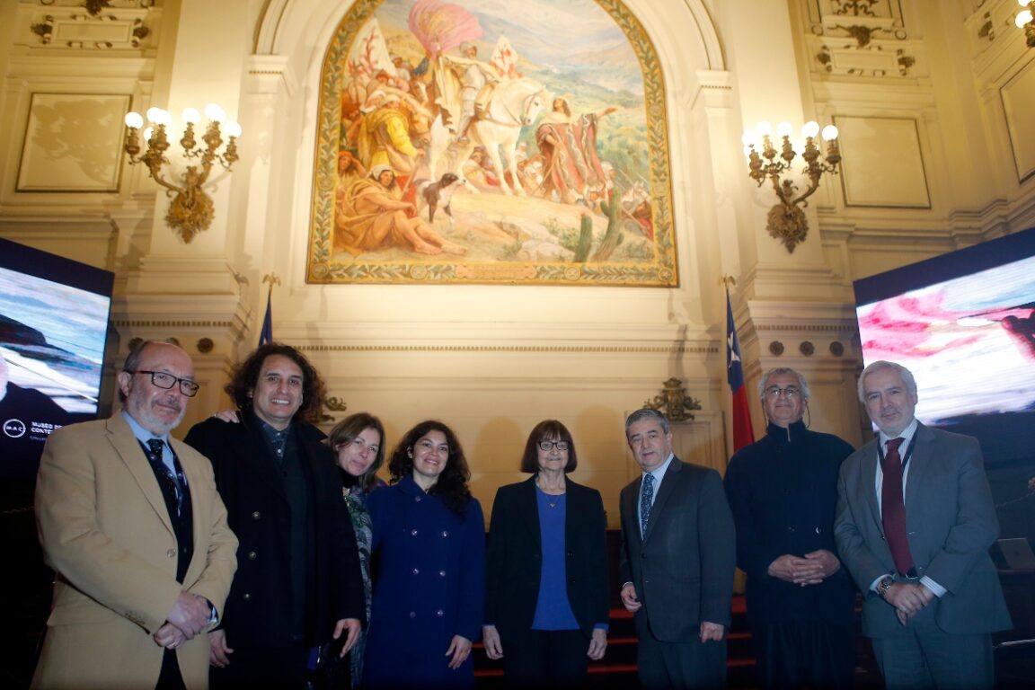 Un "Descubrimiento de Chile" con nuevos colores: Entregan restauración de icónica obra de 110 años