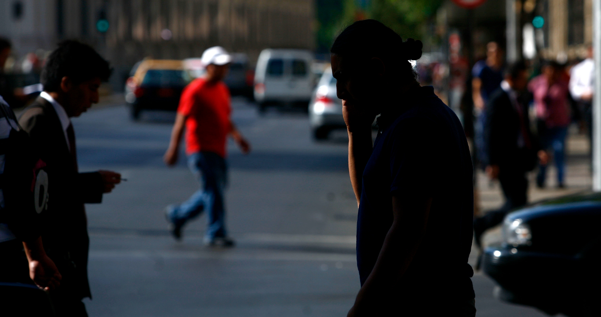 Desempleo en Chile sigue bajo presión y anota octava alza anual: se ubicó en 8,5% y en RM llegó a 9,0%