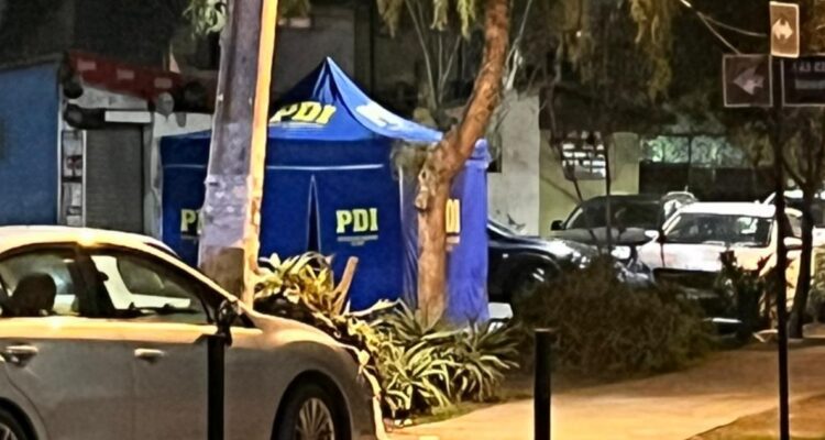 Detective balea y da muerte a “motochorro” que intentó asaltarlo en Estación Central