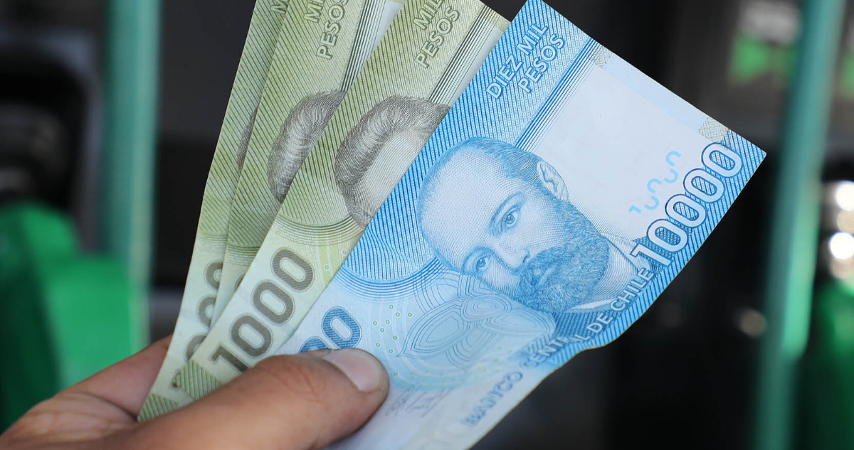 Buena noticia para el bolsillo: Revisa cuánto bajará la UF luego del IPC negativo de junio