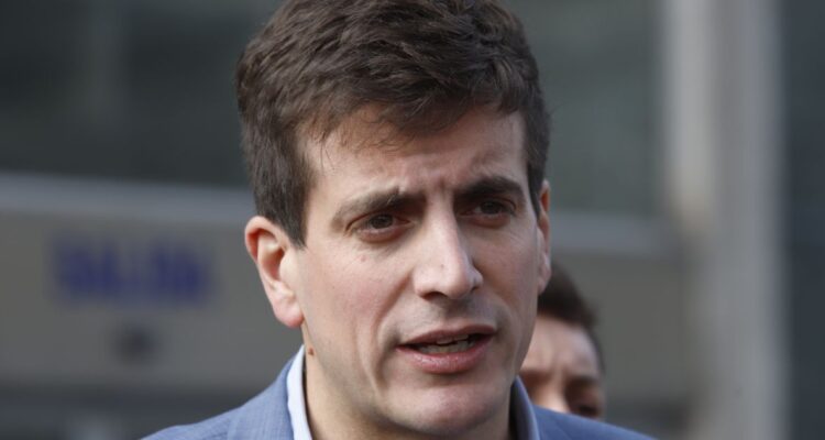 Schalper (RN) llega hasta Contraloría por robo en ministerios: “Vemos complicidad pasiva del Gobierno”