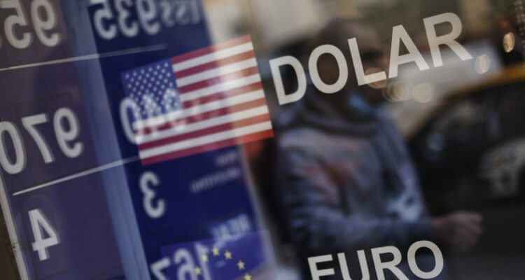 El dólar modera su escalada luego que se conociera determinación de la Fed con los tipos de interés