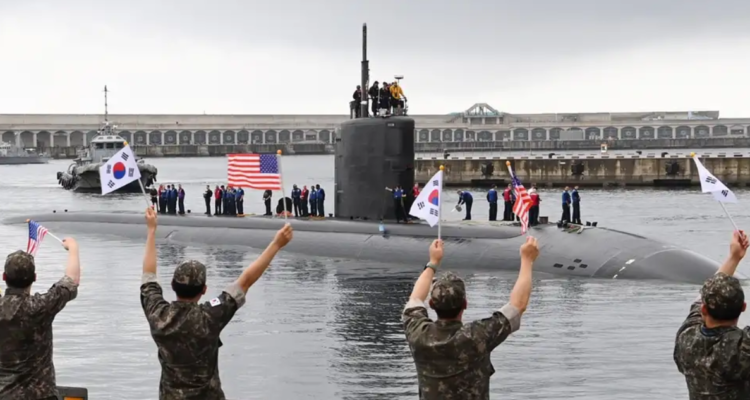 EEUU y Corea del Sur realizan maniobras con submarino nuclear