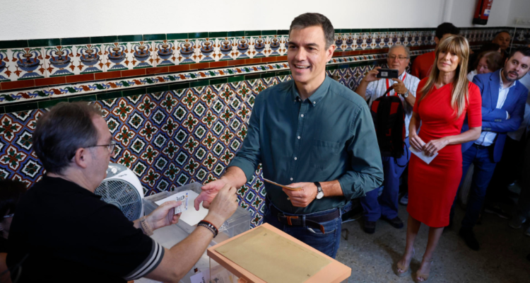 Elecciones en España ponen a prueba al gobierno de Pedro Sánchez