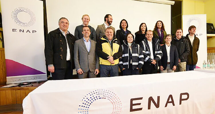 Fotografía de los firmantes del acuerdo