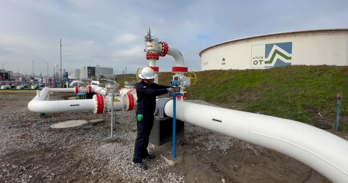 Enap reporta que ya está procesando el crudo proveniente del oleoducto que une Argentina con Bío Bío