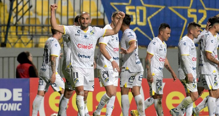 Everton venció a San Felipe en Copa Chile por un inspirado Sacha Saez