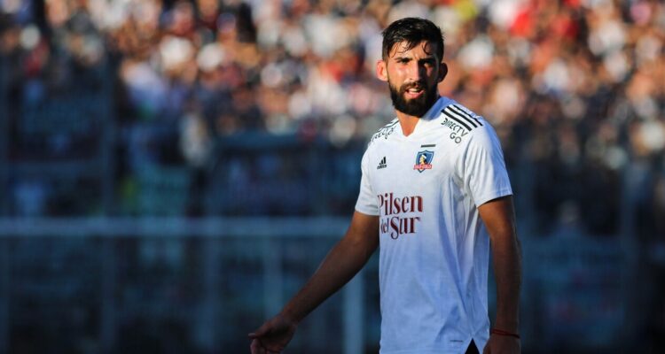 Emiliano Amor jugando por Colo Colo.