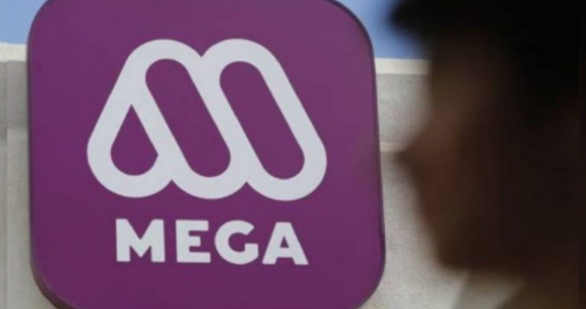 El edificio de Mega con su logo. El canal logró tener un acuerdo con Movistar tras una semana.
