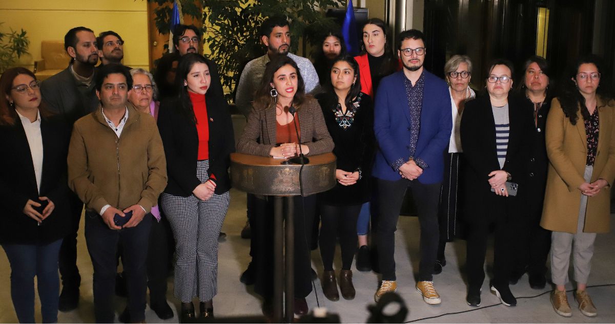 Caso convenios: Frente Amplio pedirá analizar tratos directos entre Minvu y fundaciones desde 2015