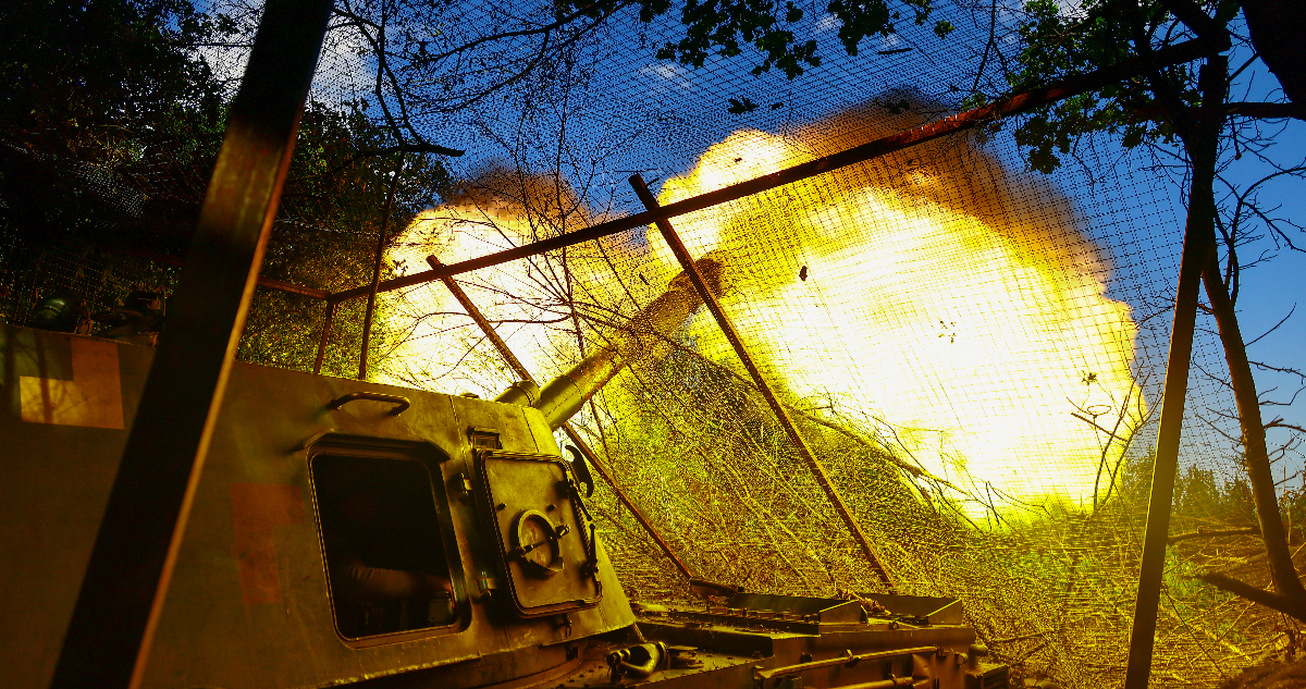 Fuerzas ucranianas obligan el retroceso ruso y ganan terreno con artillería pesada en Bajmut