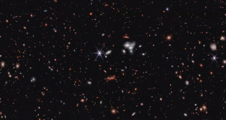 Video en 3D muestra 5000 galaxias captadas por el James Webb a un año desde que comenzó a funcionar