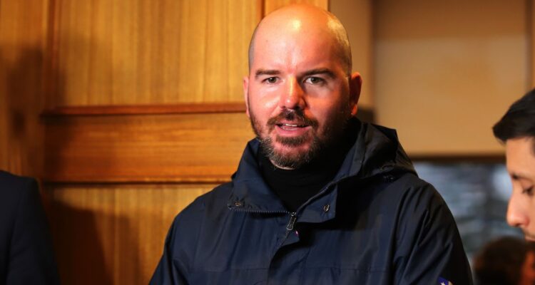 Ministro Jackson descarta existencia de convenio entre fundación ligada a su hermana y el Gobierno