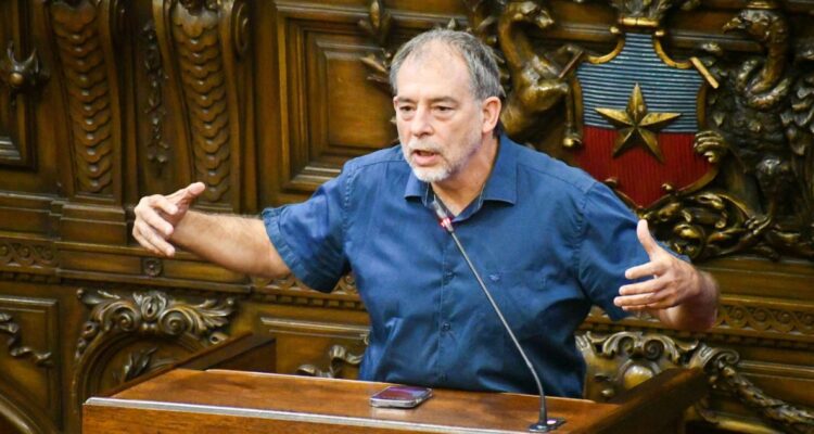Girardi recurre a Corte Suprema para impedir que firma internacional pueda “leer la mente” de chilenos