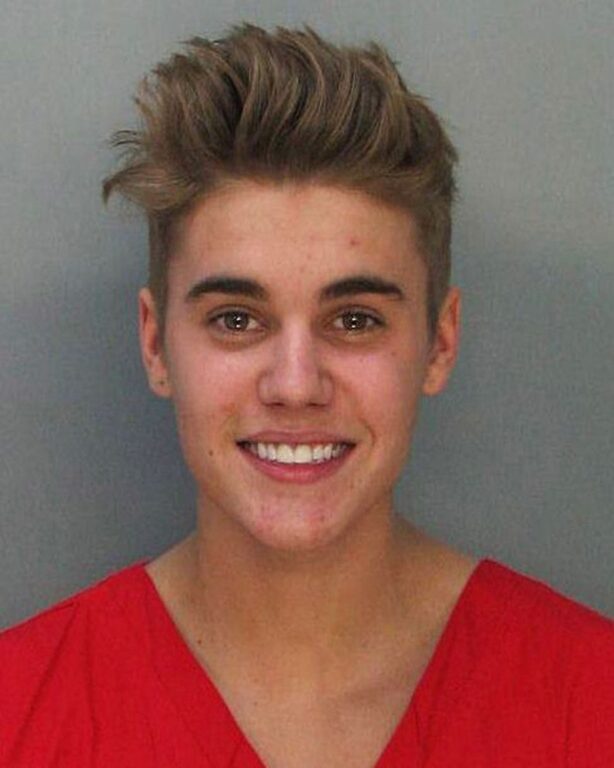 Justin Bieber fue arrestado en 2014 de conducir ebrio, resistirse al arresto y conducir sin licencia válida