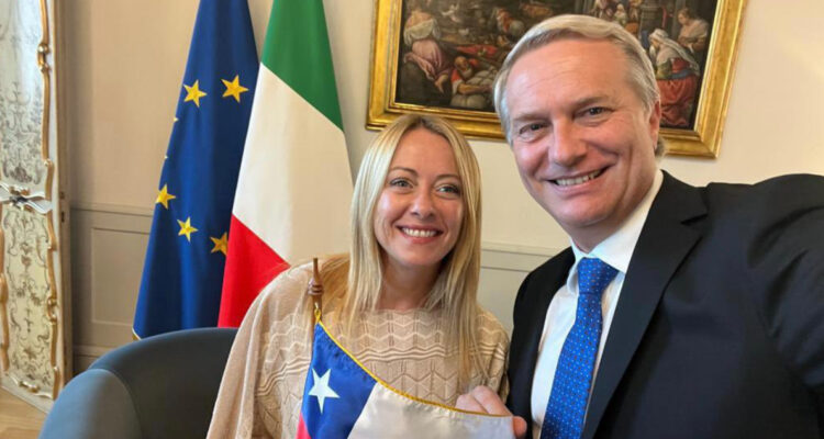Kast se reúne con Giorgia Meloni, líder ultraconservadora y primera ministra italiana en gira europea