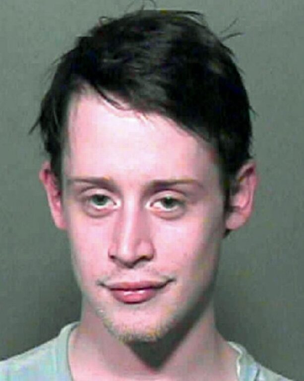 Macaulay Culkin fue uno de los famosos arrestados en 2004 por cargos de drogas en Oklahoma, EE. UU.