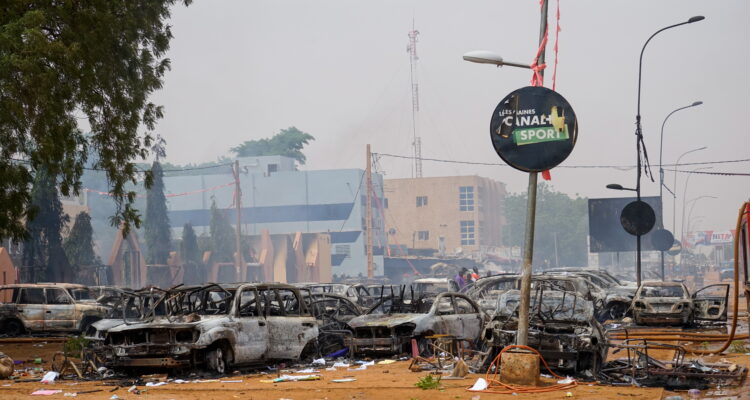 Níger: junta militar llama a la población a abstenerse de actos de vandalismo golpistas
