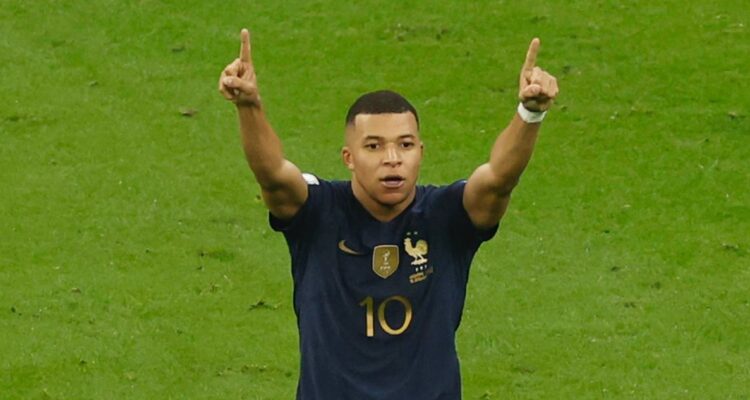 Mbappé recibe astronómica oferta desde el fútbol árabe: PSG se frota las manos ante cifra récord