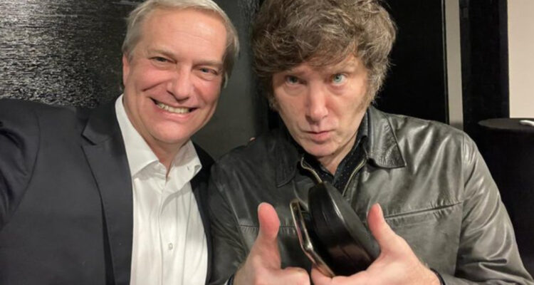 “Viva la libertad carajo”: Milei visita Chile por charla con Axel Kaiser y reunión con Kast