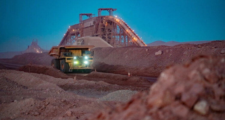 Minera de Luksic aumentó su producción de cobre y confirma inversiones por US$1.900 millones en 2023