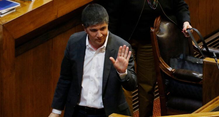 El desaire de la Cámara al subsecretario Monsalve por molestia de diputado De La Carrera