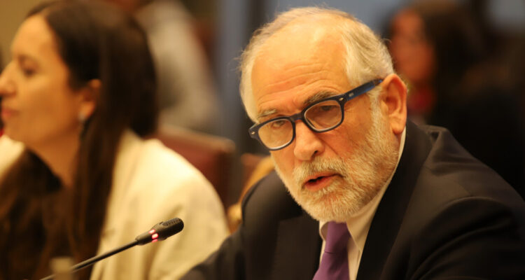 Caso Convenios: Montes apunta a gobierno anterior asegurando que traspasos directos comenzaron en 2019