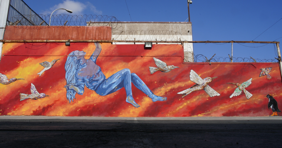 Mural de mosaico “Entre el aire y la tierra”