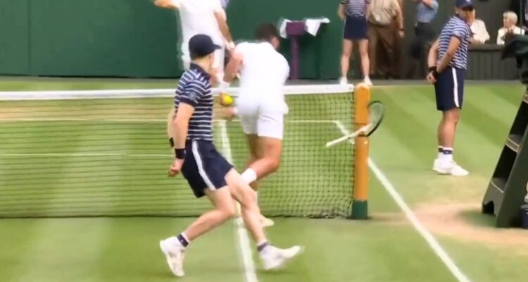 Novak Djokovic recibe duro castigo por su descontrol en final de Wimbledon