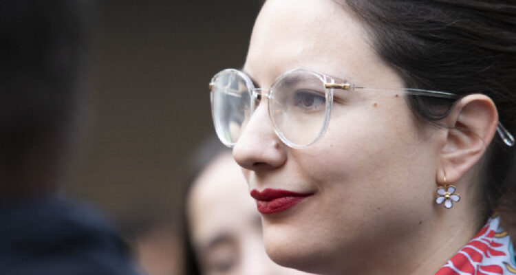 Nueva denuncia contra Hassler: apunta a “aspectos de género” en nombramiento de contralora municipal