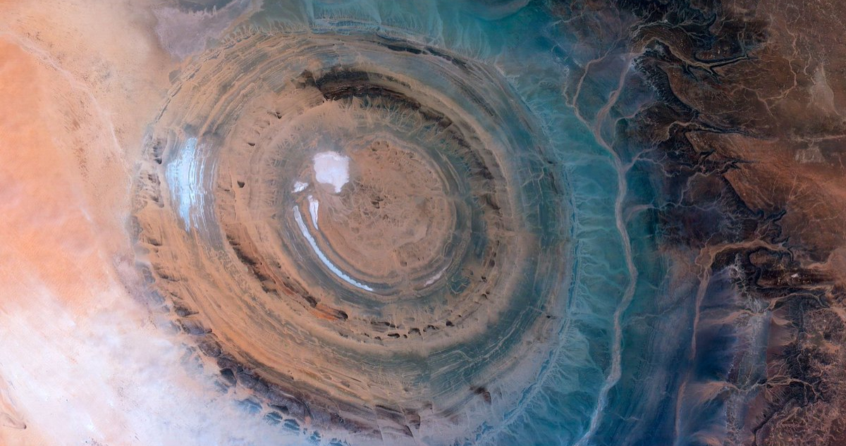 Ojo del Sahara, la misteriosa y colosal estructura descubierta en la Tierra desde el espacio: ¿Qué es?
