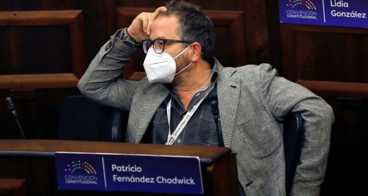 Más de un centenar de agrupaciones pro defenda de derechos humanos exigen salida de Patricio Fernández