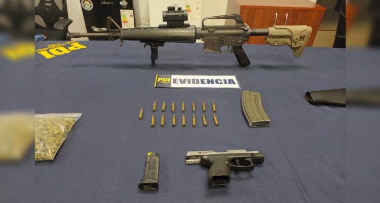 Detienen a sujeto sorprendido con un fusil de guerra en Puente Alto